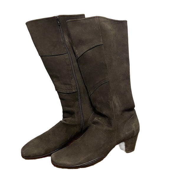 Arche Shoes - Arche Ln French Black Zip Side Closure Round Toe Knee High Genuine Suede Boots.